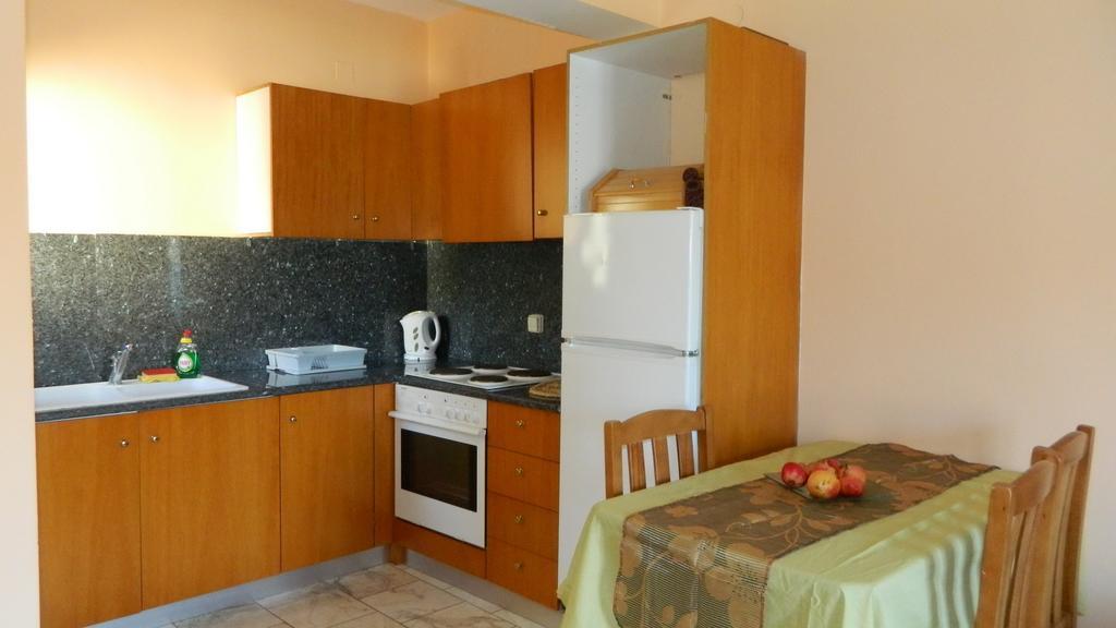 Forkis Apartments Вати Екстериор снимка