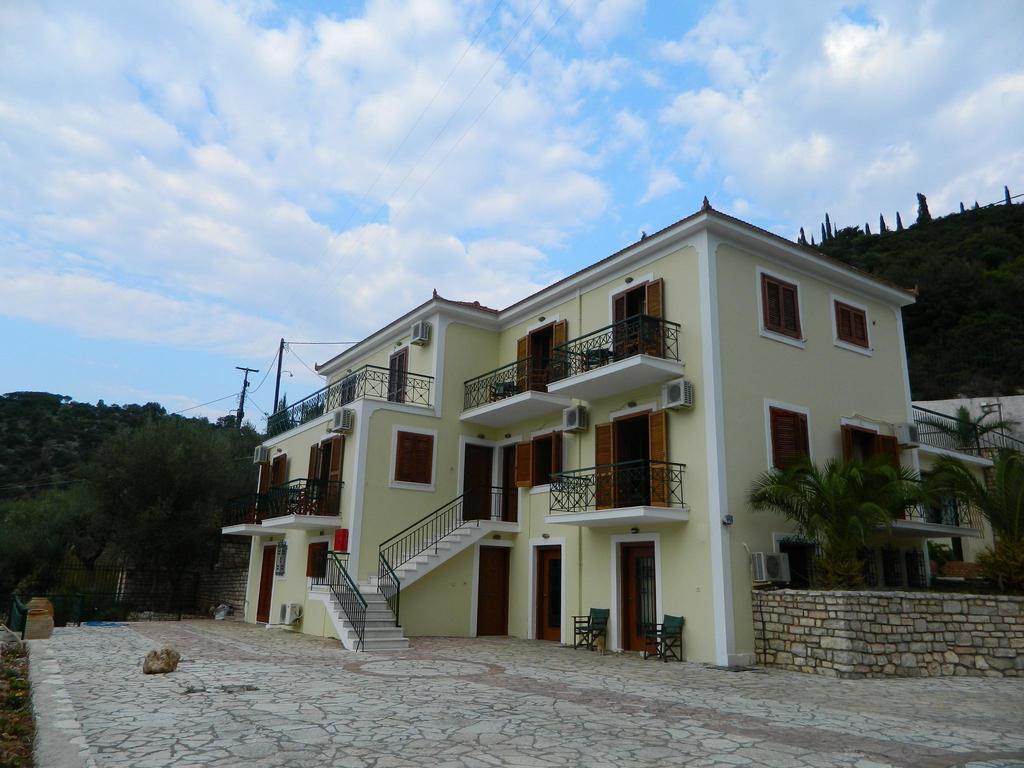 Forkis Apartments Вати Екстериор снимка